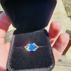 Stunning Silver Ring with Vibrant Blue Stone